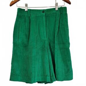 LIZSPORT Ladies Vintage 90s Green Corduroy Shorts Pleated Front High Waist